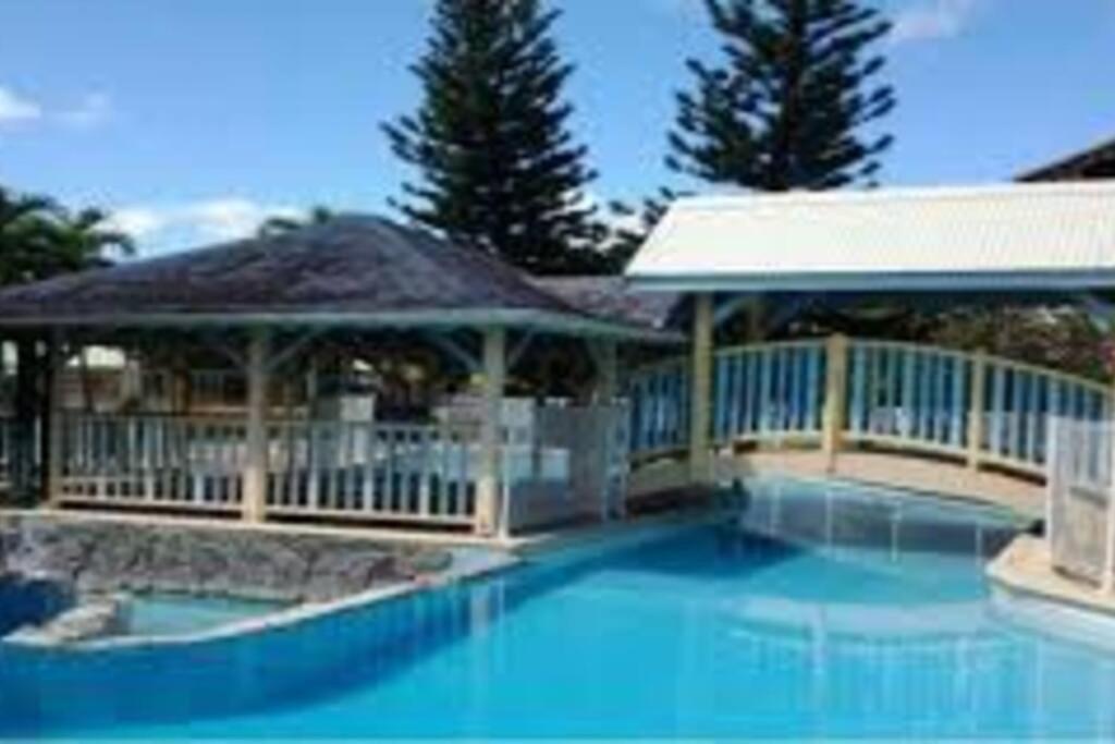Appartement Ker-Eol Residence Canouan Sainte-Anne Avec Piscine Zewnętrze zdjęcie